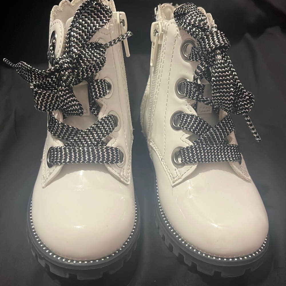 Toddler girl white combat boots - Size 7